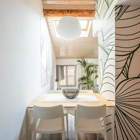 Cozy Three-room In The Heart Of Como, 100 Meters From The Апартаменты *