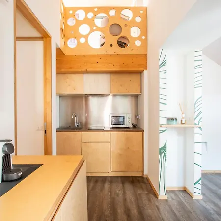 Апартаменты Cozy Three-room In The Heart Of Como, 100 Meters From The