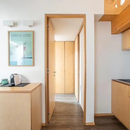 Cozy Three-room In The Heart Of Como, 100 Meters From The Апартаменты Комо